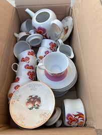 Set di tazzine di porcellana