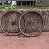 ruote  wtb kom 25 con mozzo hope