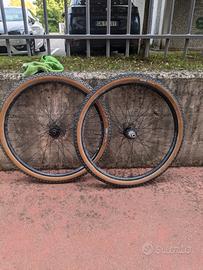 ruote  wtb kom 25 con mozzo hope