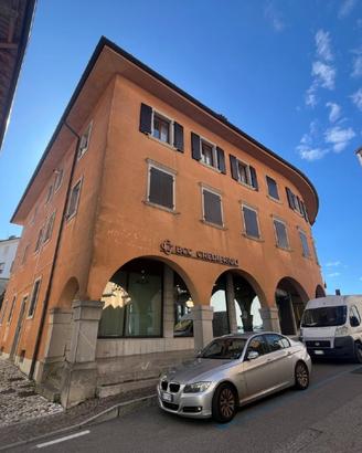 RAFFINATO E SPAZIOSO APPARTAMENTO ULTIMO PIANO ...