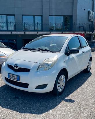 Toyota Yaris 1.0 3 porte Now