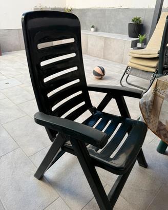 Tavola con sedie salva spazio