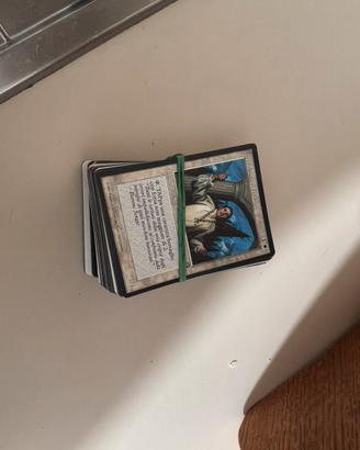 Mazzo di 100 carte di Magic the Gathering.