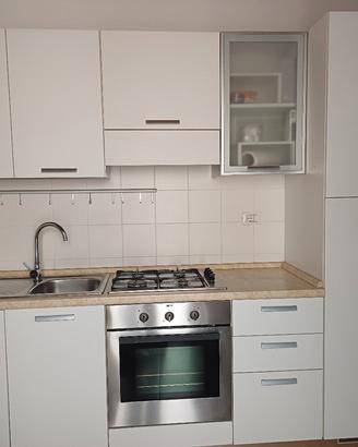 Cucina componibile bianca lunga m. 2,55