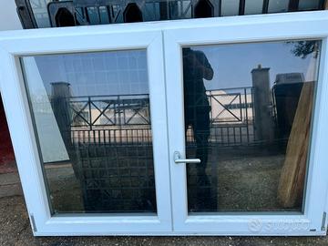 Finestra in alluminio