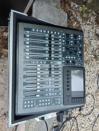 Behringer x32 Compact + case