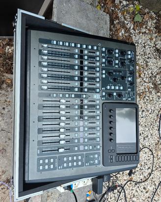 Behringer x32 Compact + case