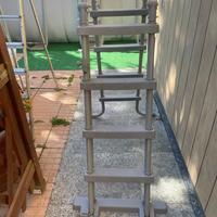 Scaletta per piscina esterna