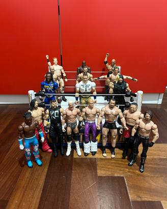 Lotto 17 Action Figures WWE Mattel