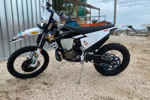 Enduro husquarna te 300 due tempi "rockstar"