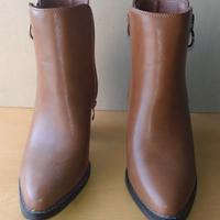 Stivaletti donna num. 38 (calzano strettine)