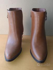 Stivaletti donna num. 38 (calzano strettine)