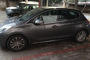 Peugeot 208 2019 77000 km tagliandata 