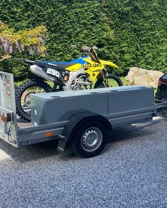Rimorchio trasporto cose e moto uso proprio