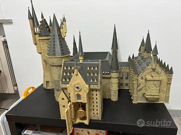 Castello Harry Potter con riviste e personaggi