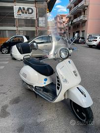 Vespa 300 gts