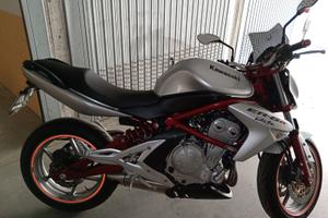 Moto Kawasaki ER 6N