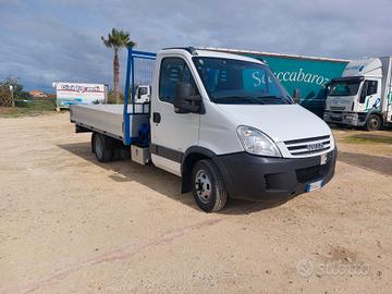 Iveco 35C15 cassone fisso e gru