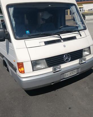 Camper Motorhome Mirage city