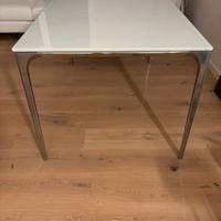 Tavolo in vetro allungabile