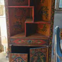 angoliera e comodino