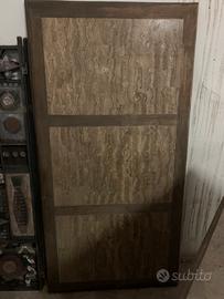 Tavolo in legno e pietra effetto marmo