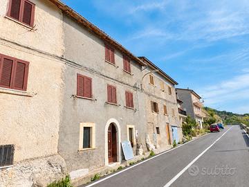 Casa indipendente a Colli di Monte Bove