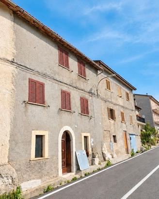 Casa indipendente a Colli di Monte Bove