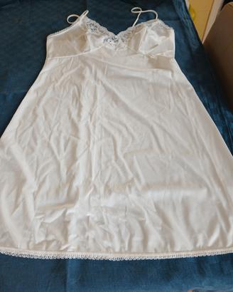 sottoveste bianca mai indossata