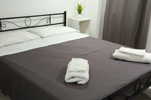 Camera con bagno e cucina indipendente