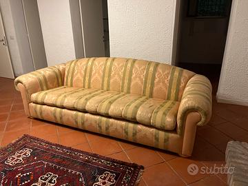 Coppia di divani vintage