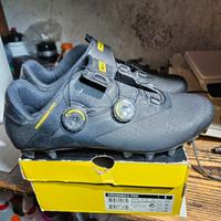 attacco manubrio, scarpe mavic, cassetta dura ace