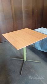 tavolo quadrato anni 70 da bar