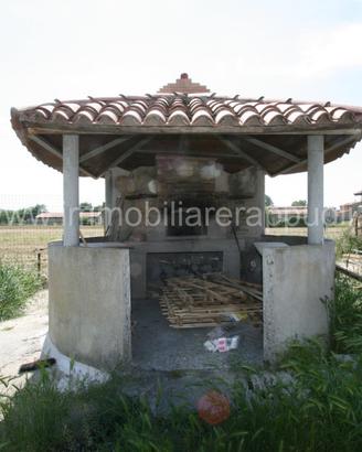 CL8 - Porzione di casale con dependance e terreno