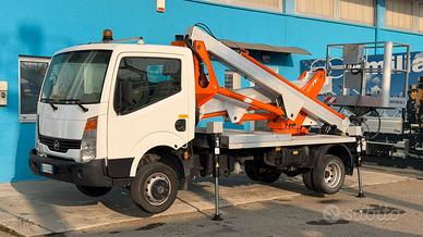 Nissan NT400 con piattaforma aerea MULTITEL MX170