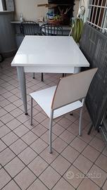 Tavolo cucina con sedie