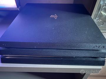 PLAYSTATION 4