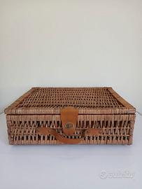 Valigetta cesto da pic nic. Vintage ben conservato