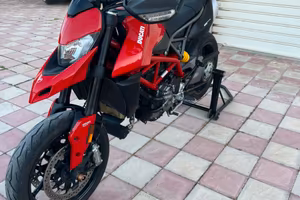 Ducati Hypermotard 950