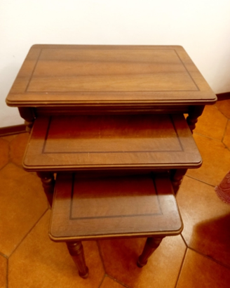 3 tavolini d'arredamento a scomparsa