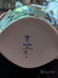 Vaso con decorazioni con oro 24k