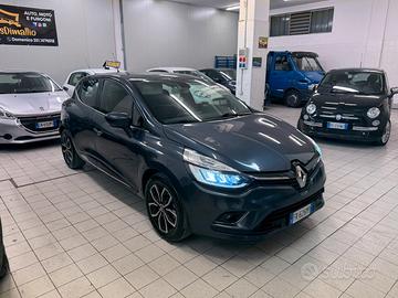 Clio renault moschino