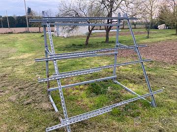 Struttura per pannelli solari fotovoltaici
