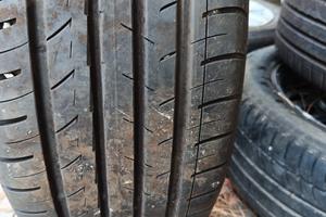 cerchi più gomme 