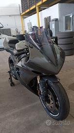 R1 2004 20v