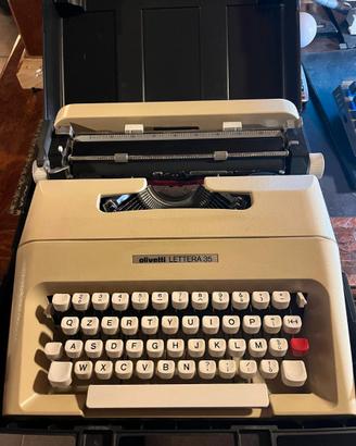 MACHINA DA SCRIVERE OLIVETTI LETTERA 35 - VINTAGE