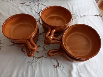 Ciotole in terracotta.