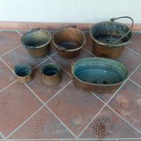 Pentole in rame vecchie