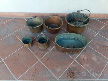 Pentole in rame vecchie