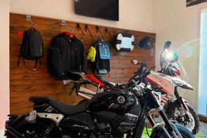 Benelli Leoncino Bobber 400